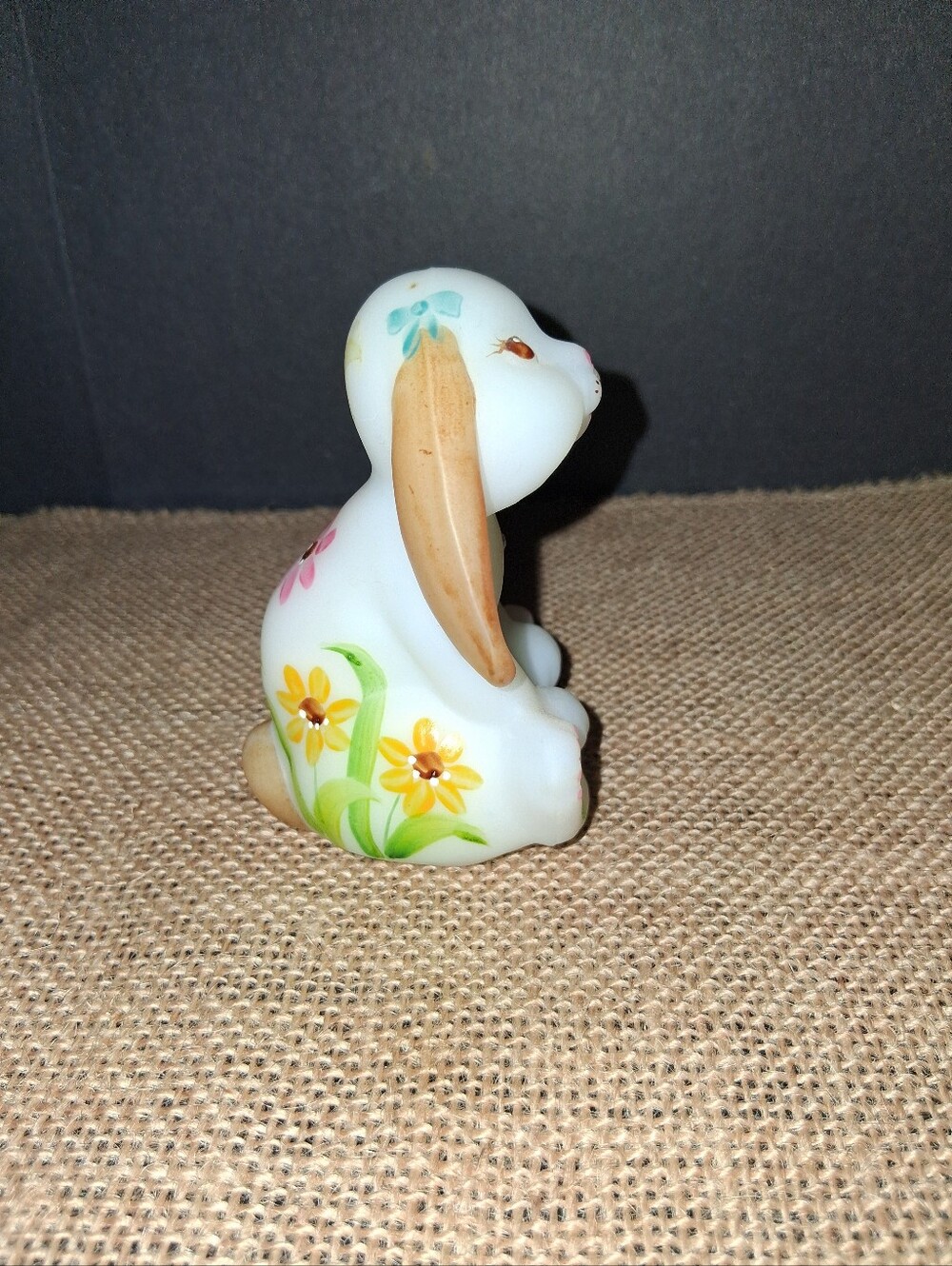 Fenton Hand Painted Signed Spring Bunny Rabbit. - Picture 3 of 6